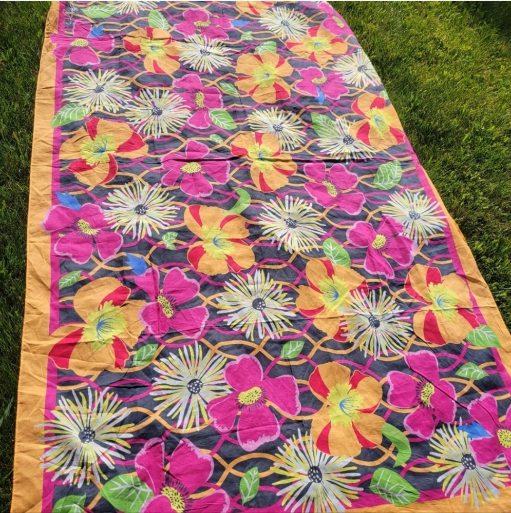 Vera Bradley Large Floral Scarf Sarong ~ Retired Jazzy Blooms ~Bright & Colorful